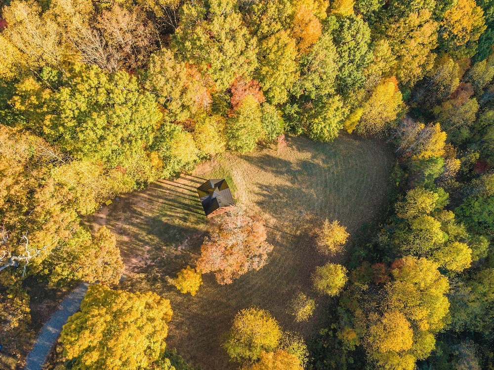 Engadine Inn  Cabins - Property Image 107