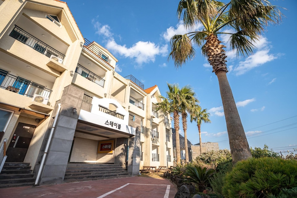 Seogwipo Dobitnarae Resort