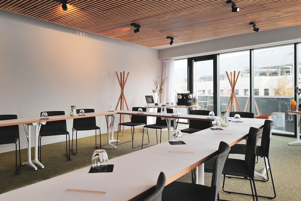 meeting & event spaces