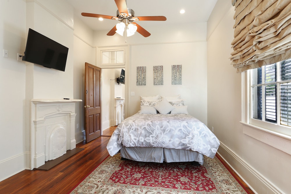 2 Bedroom - 2036 view 5