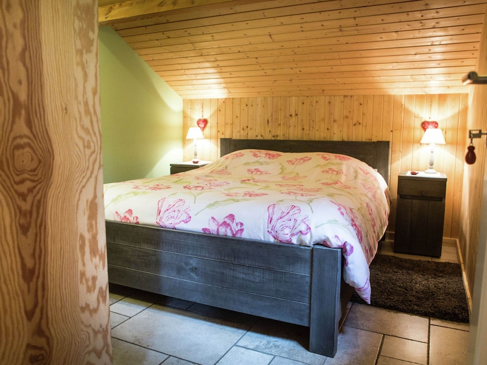 Luxurious Chalet in Oud-turnhout With Large Garden view 3