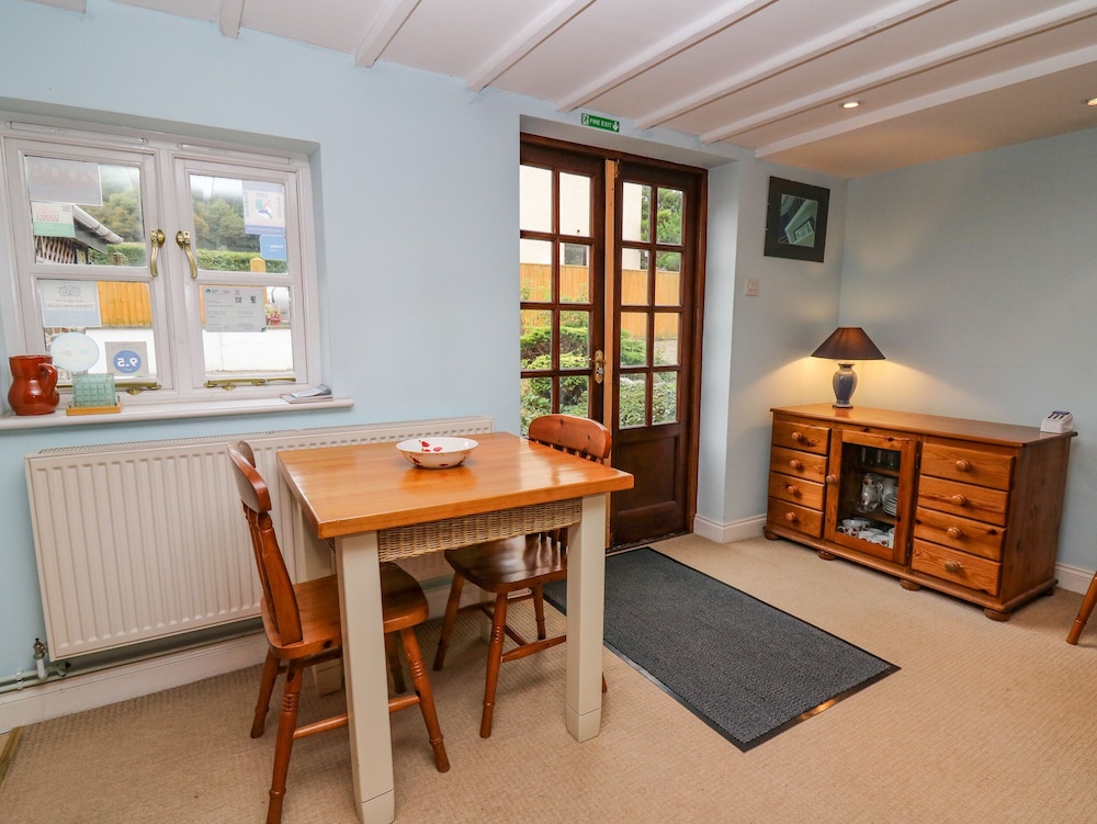 Penybont Apartment
