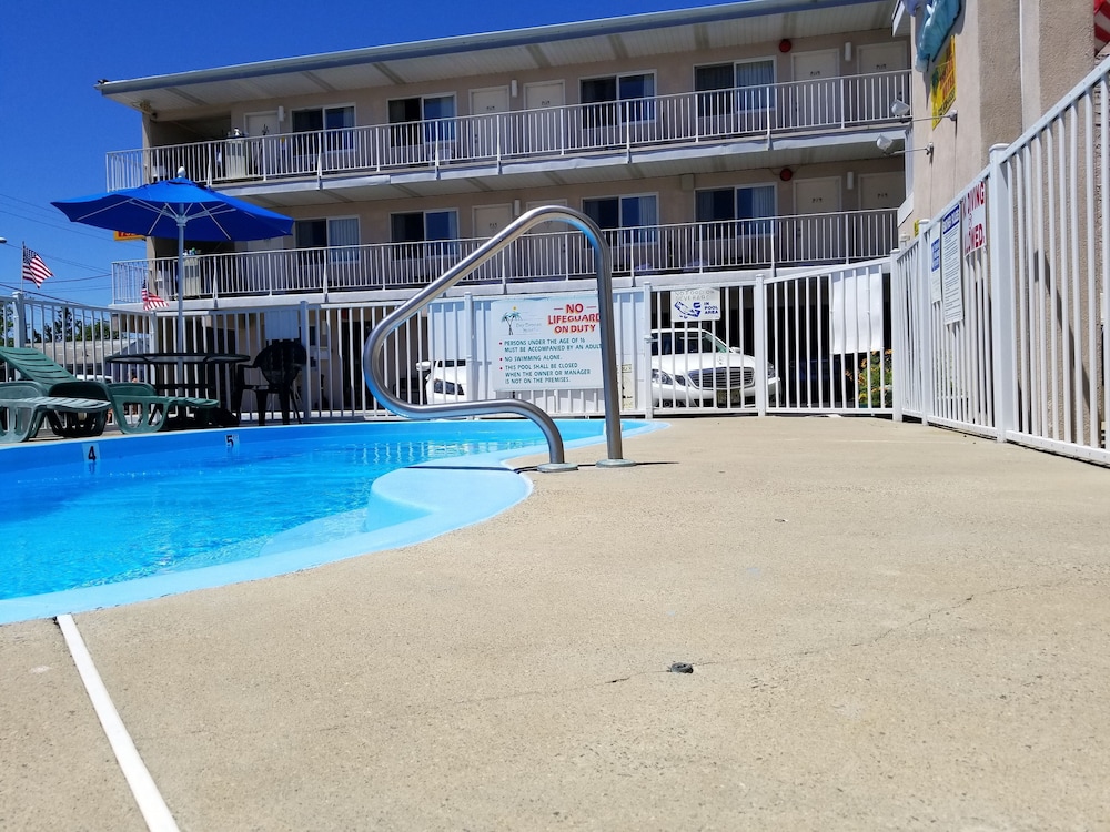 Bay Breeze Motel