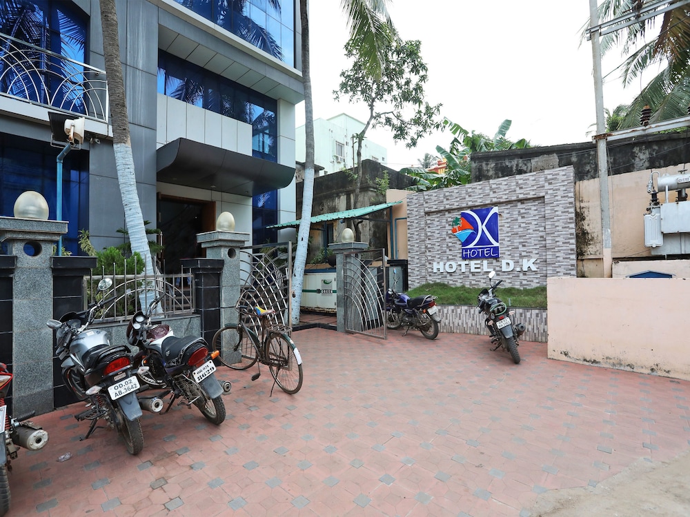 OYO 16173 Hotel Dk