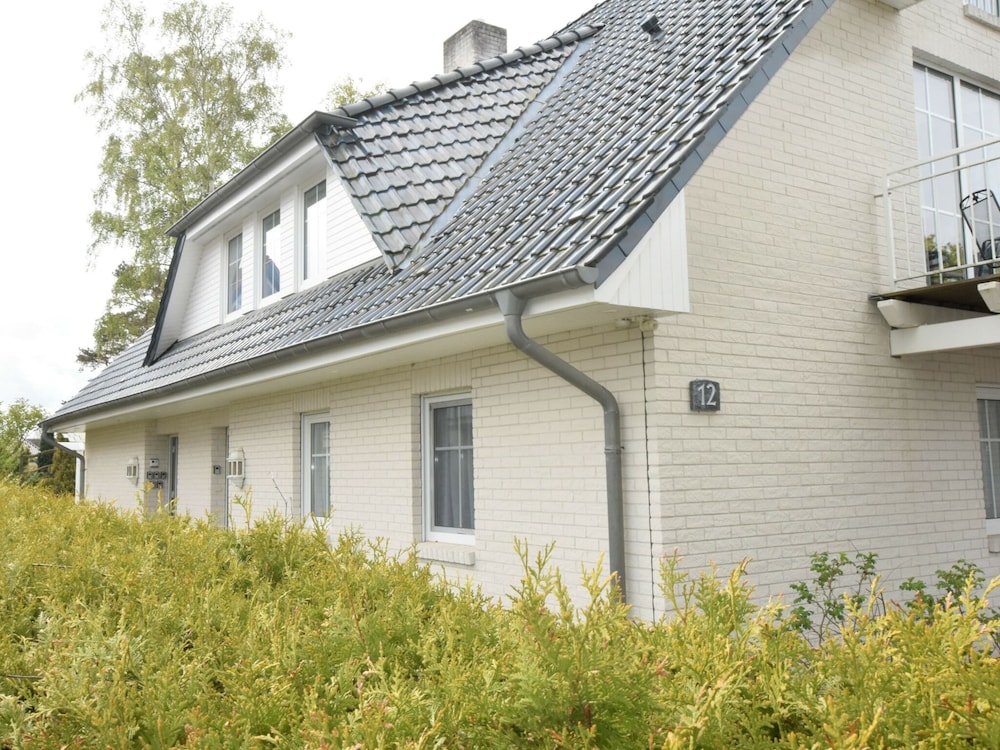 Cozy Apartment in Zingst Germany near Beach en Zingst — building