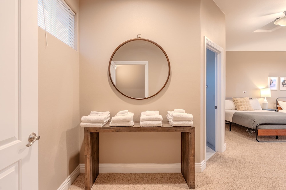 Colina by Avantstay Secluded Mountain Top Oasis w Pool Hot Tub Putting Green