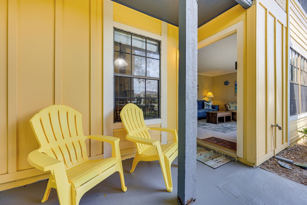 Walk to St Augustine Beach! Condo w/ Pool Access