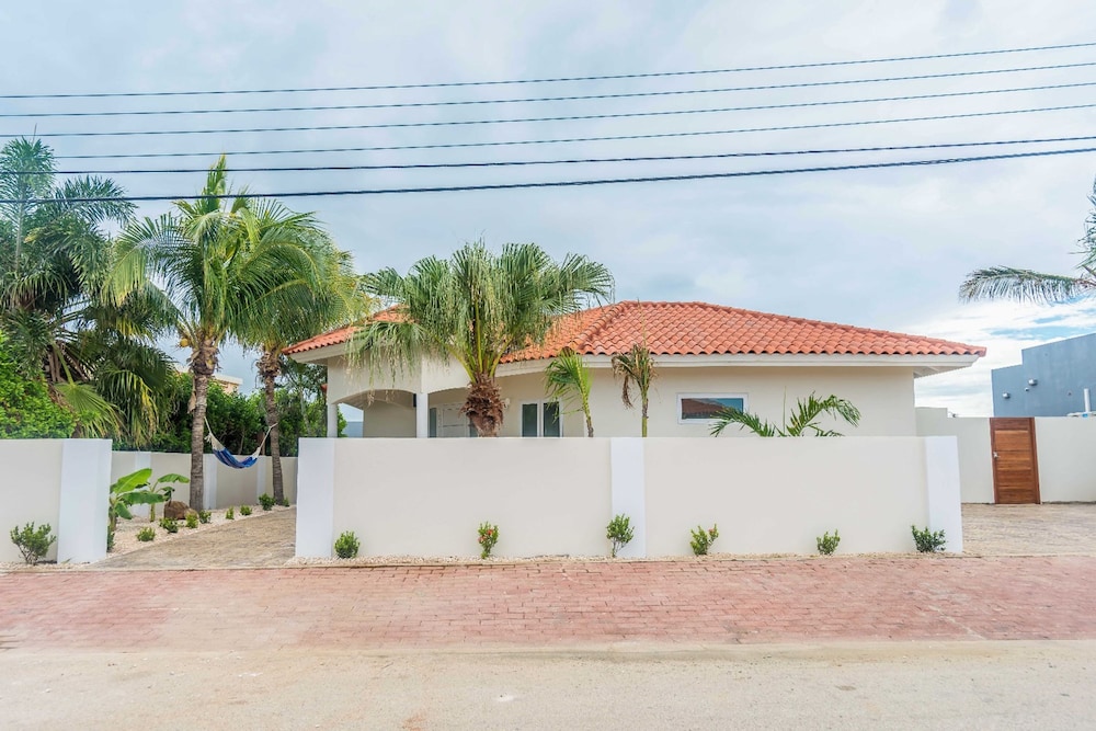 Breathtaking Prvt 4BR Pool Villa 5 Min to Beach