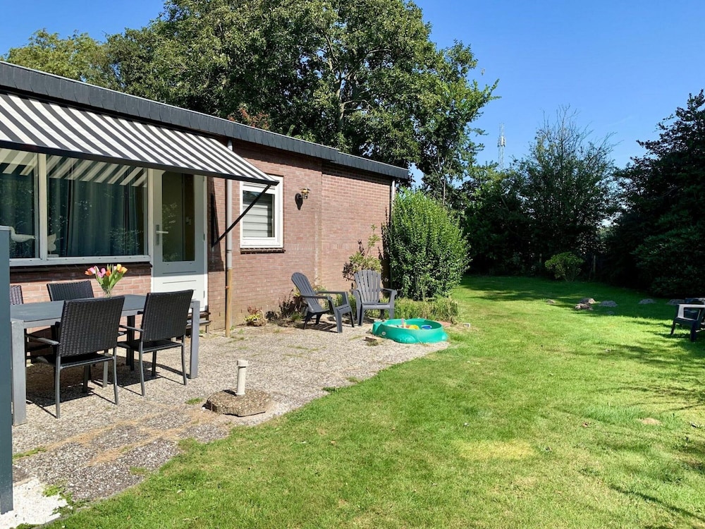 Sunny Garden Retreat Bungalow