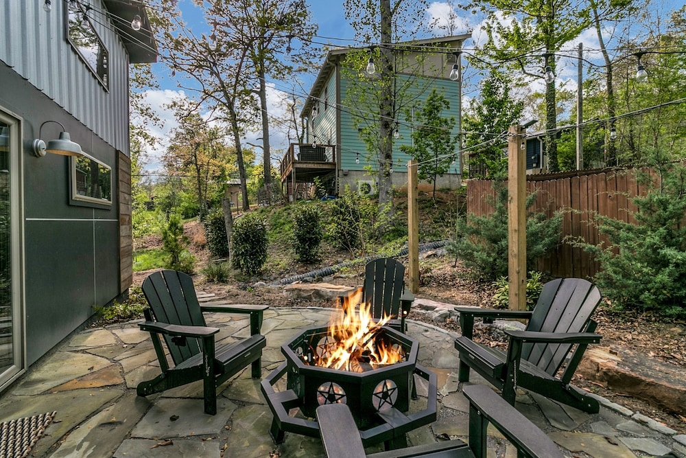 Cozy Laurel Cabin