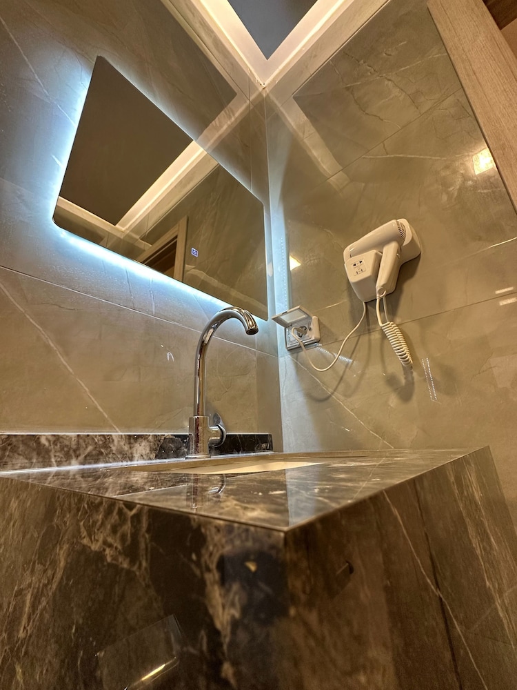 Charming Amman Apartment With Electric Heating & Free Parking