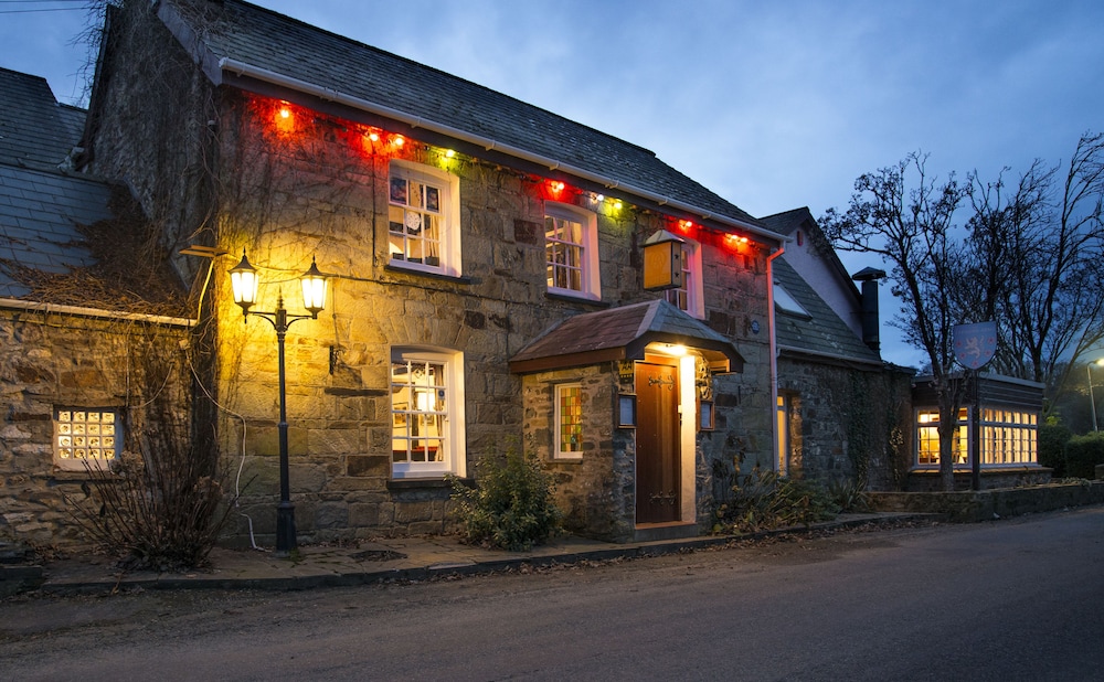 Hotel Trewern Arms Hotel - Image 1