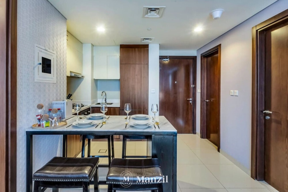 Waterfront 2BR w Canal View Near Burj Khalifa