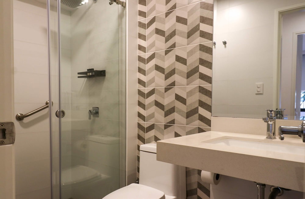 w Monochromatic 2BR w Terrace in Miraflores