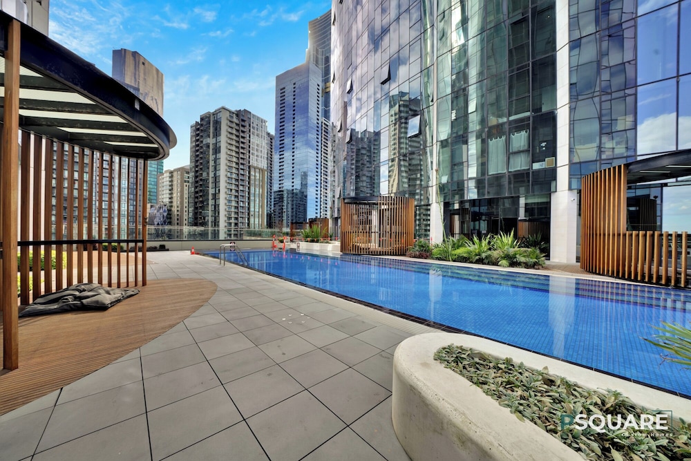 Melbourne Square Apartments