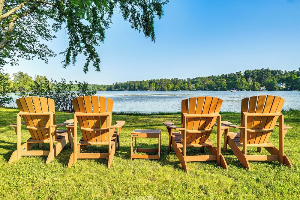Waterfront Cottage in Summer Village w/ Grill
