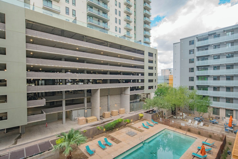ROVE LIVING/KL - Roosevelt Point