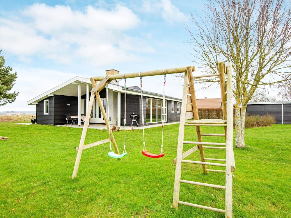 8 Person Holiday Home in Ebeltoft-by Traum view 3