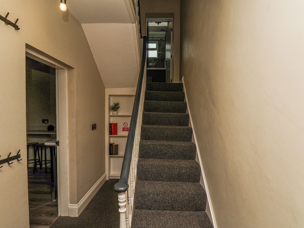 23 Trafalgar Square
