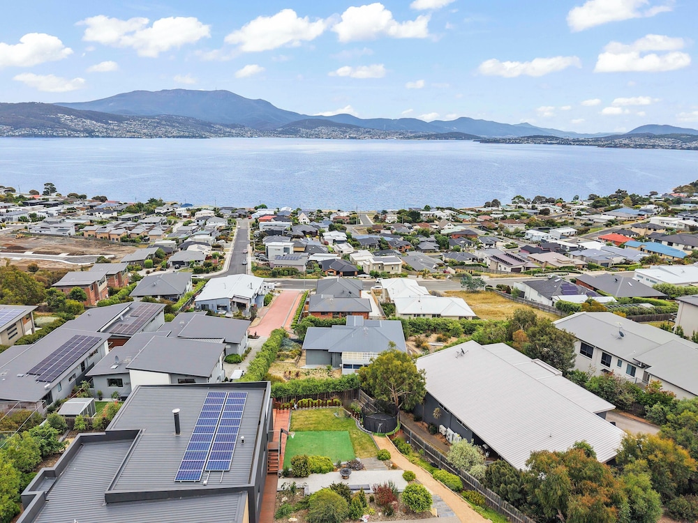 4 Bedroom House - Gorgeous View