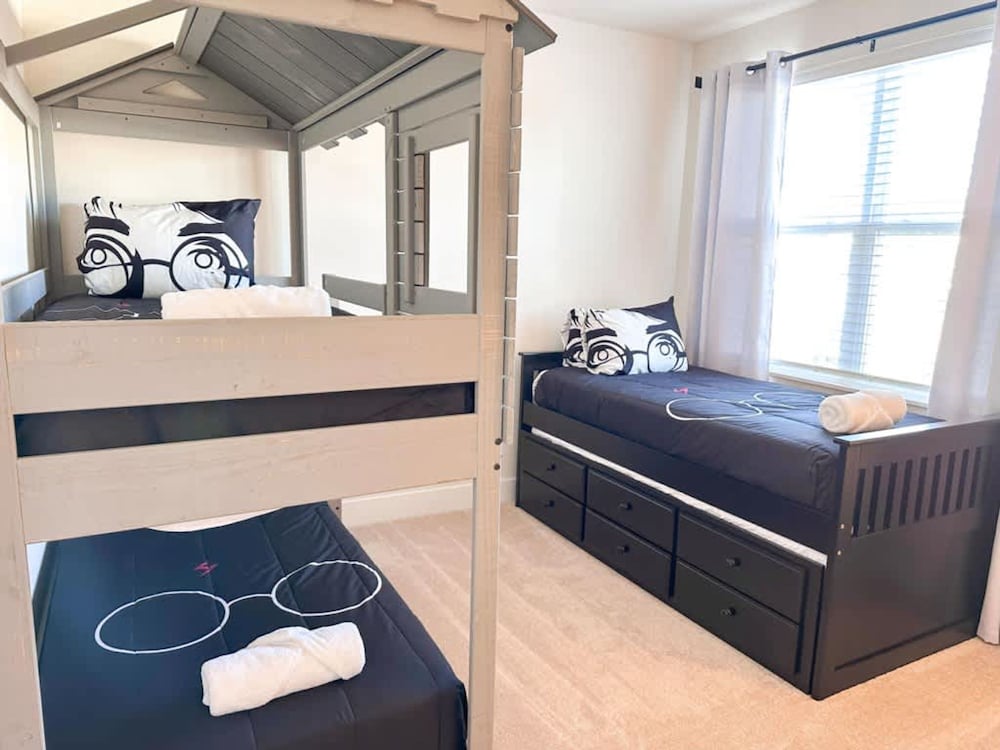 Brand New Pool Home Near Disney Resort Access