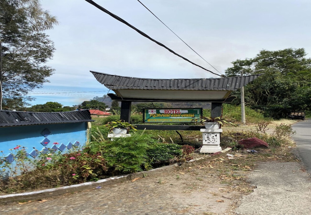 Roman Sinasi Hotel