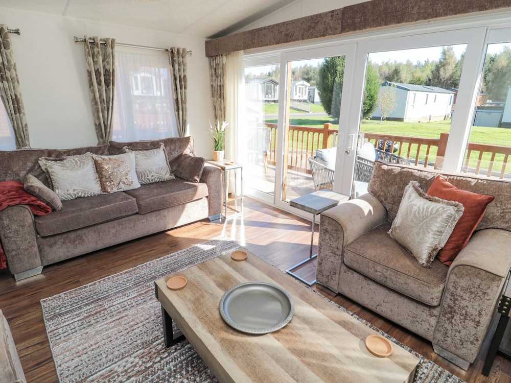 Acorn Lodge