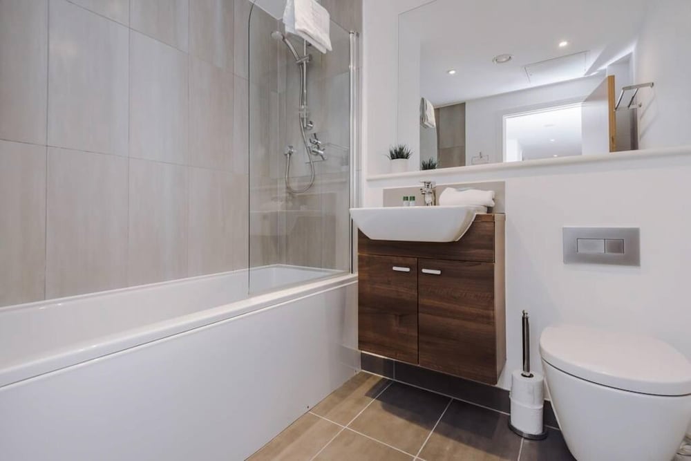 Host Stay Waterfront Penthouse