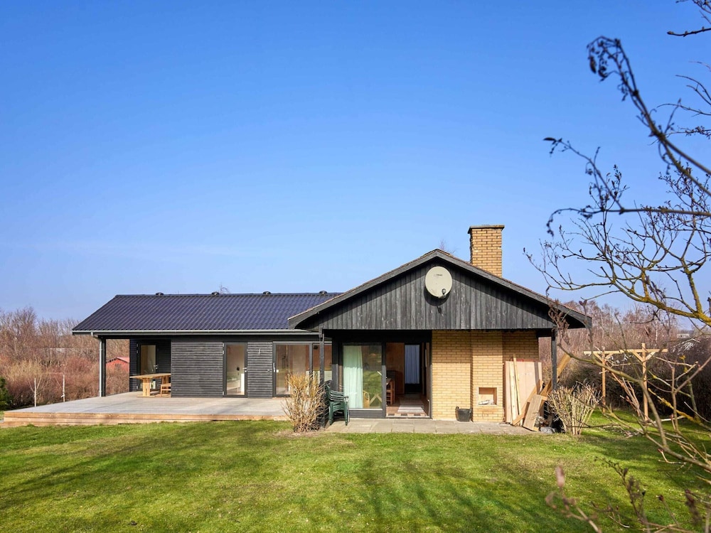 5 Star Holiday Home in Ronne