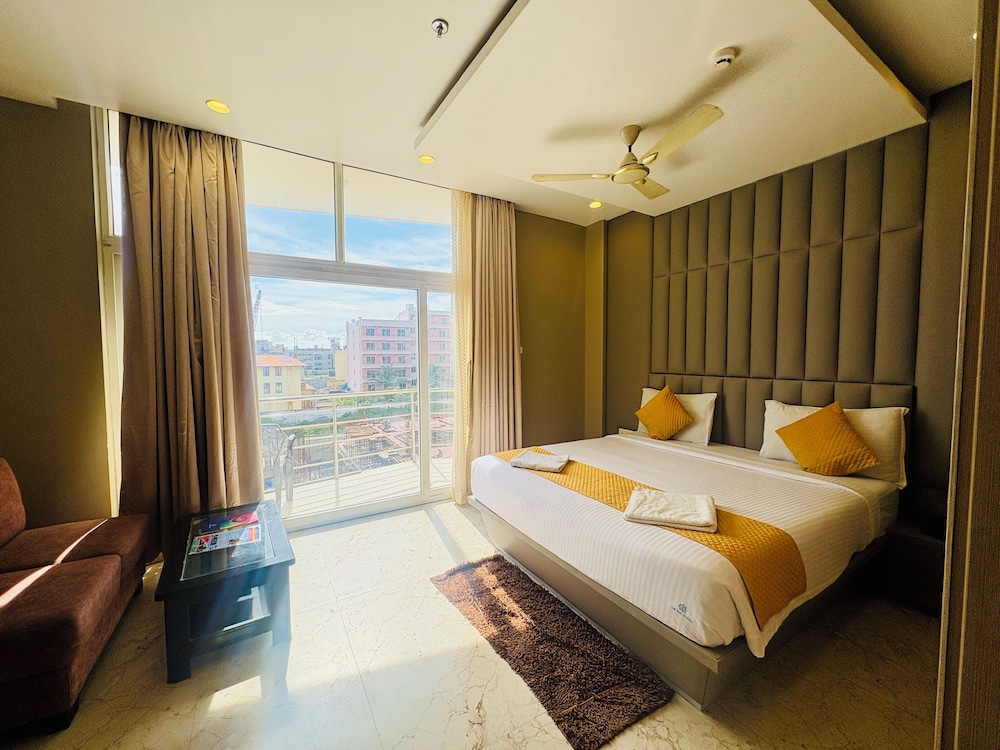 The Bay Suites Puri With Sea View