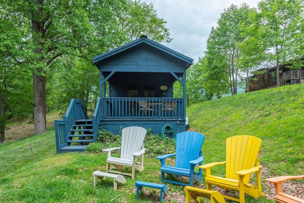 Engadine Inn  Cabins - Property Image 56