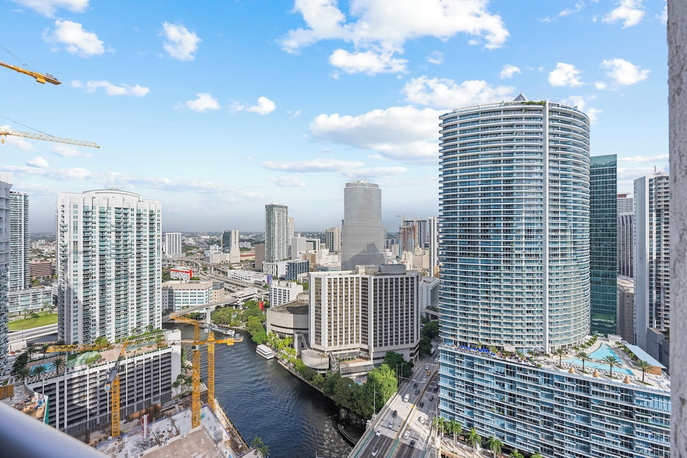 Penthouse ICON W Hotel WaterViews Balcony Brickell