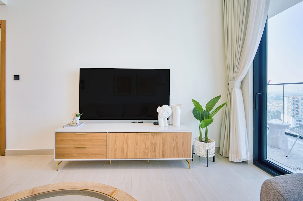 PVH - Tranquil 1BR - Binghatti Lavender