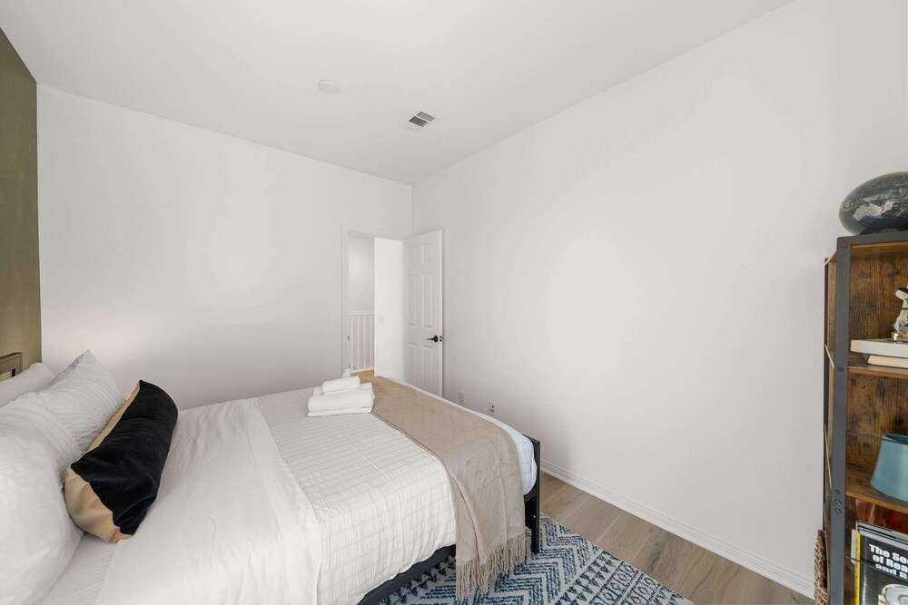 @ Marbella Lane - Curated 5BR in Upscale RMV Haven