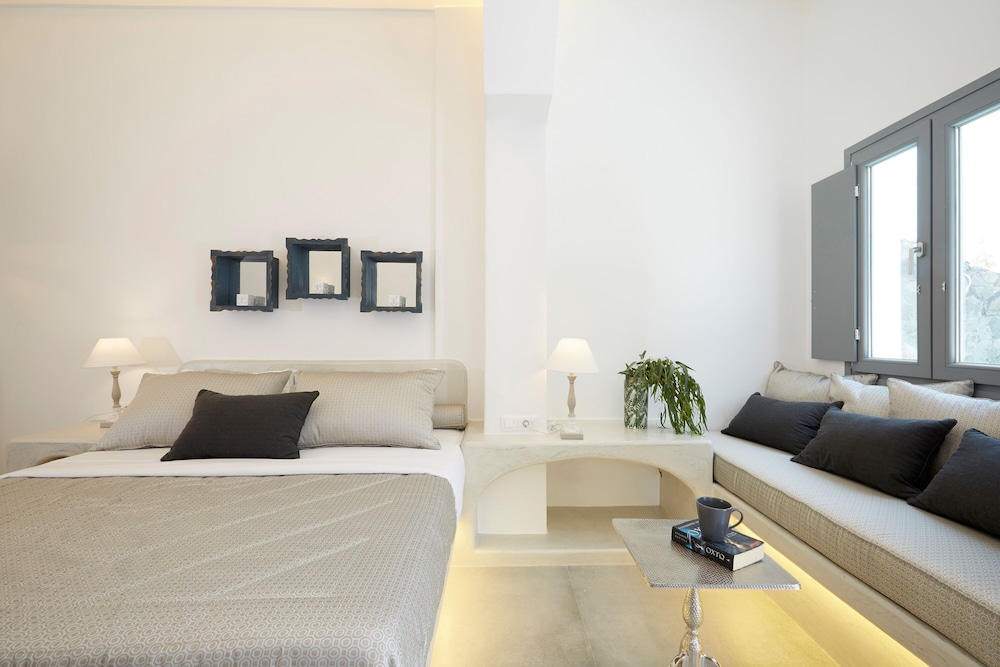 Amara Suites Santorini