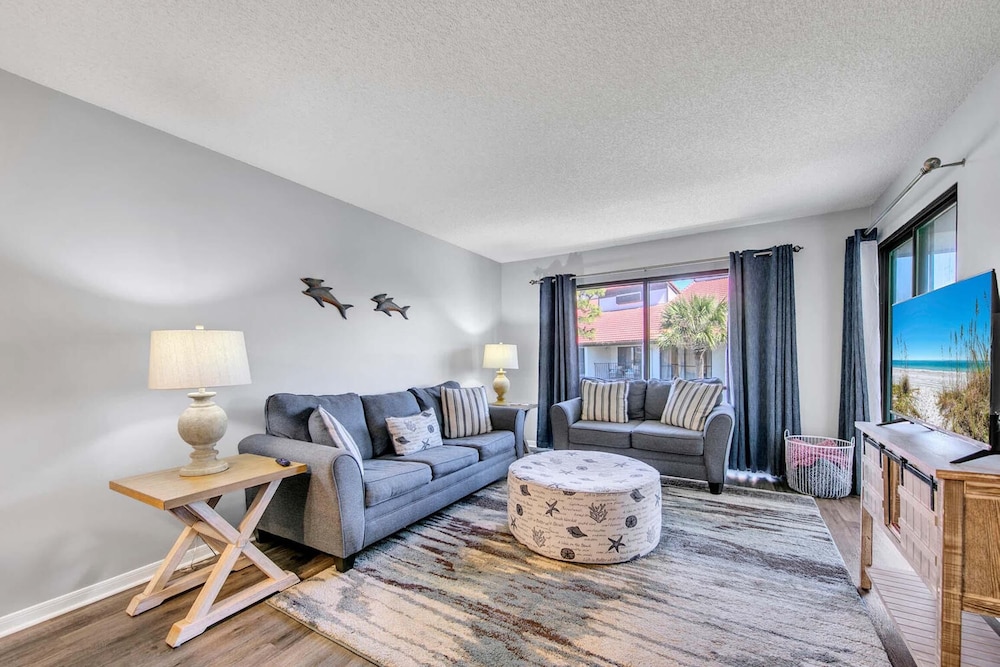 Edgewater Golf Villa 956