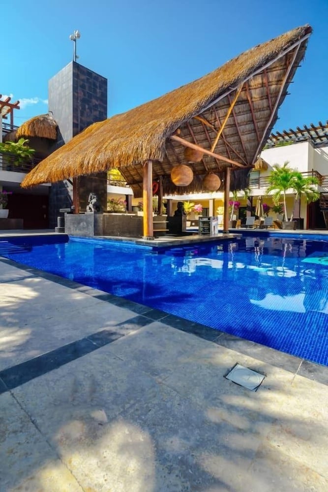 Beachfront Penthouse With Private Pool, Amazing! view 3