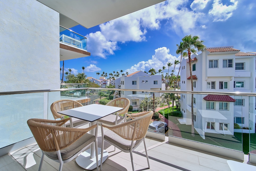 Coral Breeze Beach Apartment Punta Cana
