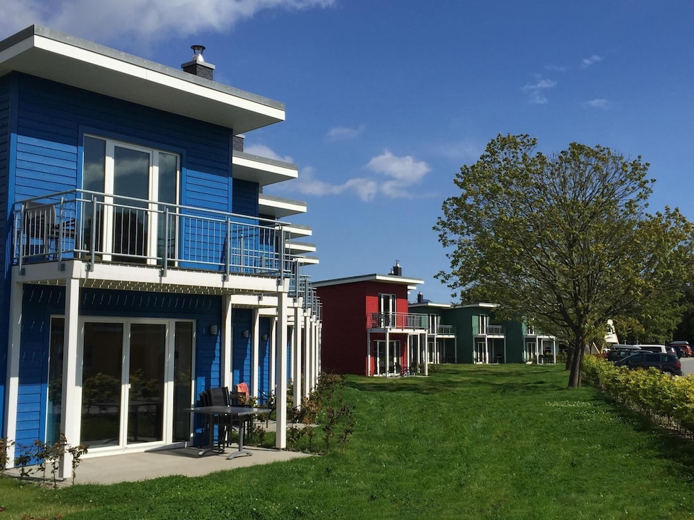 Terraced House in Damp Near Baltic Sea Beach