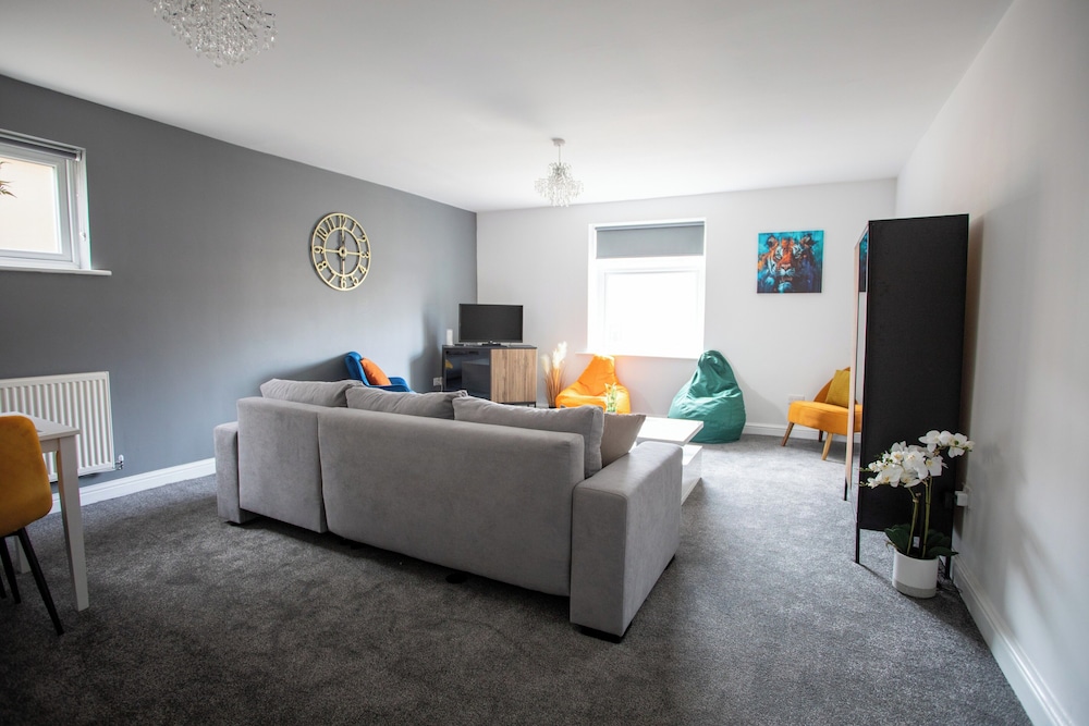 3 bed Apartment in Huddersfield