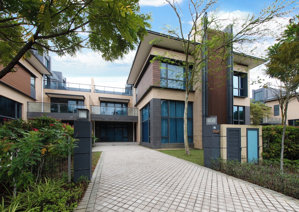 Forest City Golf Villa by A & Home Party