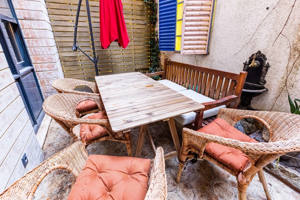 Missafir Apartment With Backyard in Nisantasi