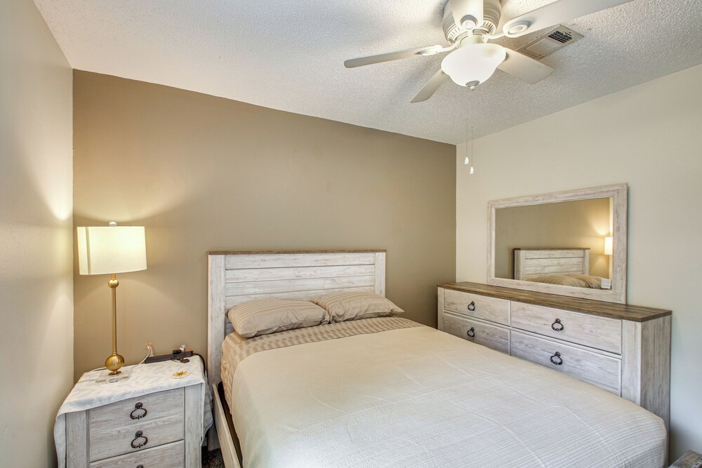 Shop, Dine & Visit Uwf: Pensacola Home w/ Yard!