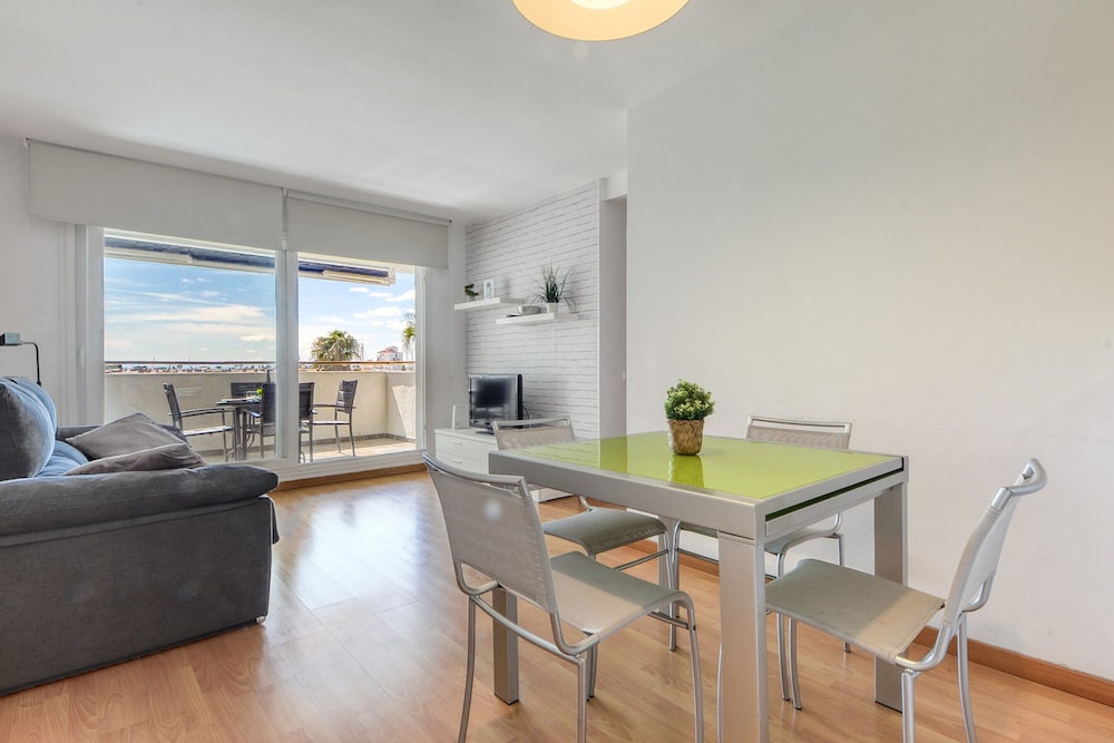 Charming Apartment With Patio