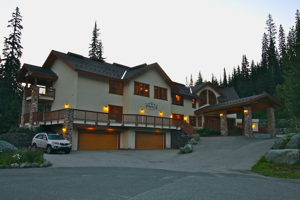 Sun Peaks Vacations - The Pinnacle Lodge - Property Image 6