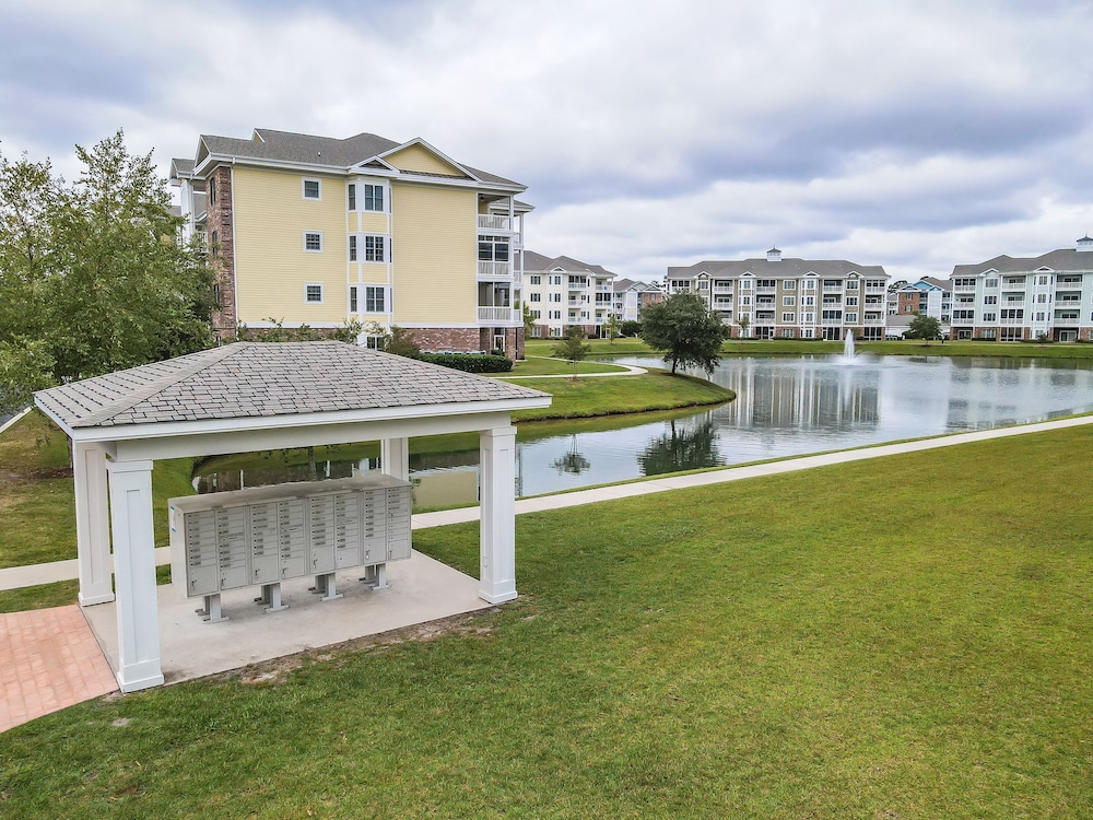 Magnolia Pointe Luster Leaf 4843-302 3 Bedroom Condo