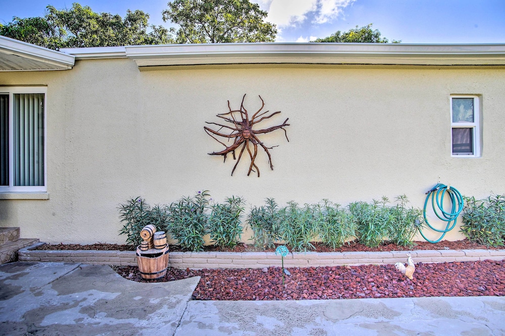 1 Mi to Oceanfront Fun: Pompano Beach Retreat!