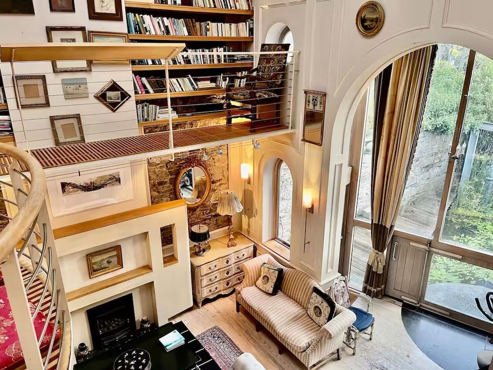 118 A Perfect Blend of Charm and Luxury