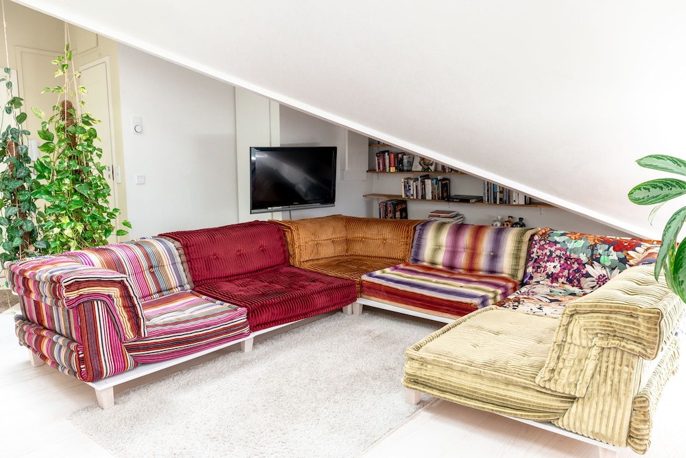 2ndhomes 2BR Penthouse w Terrace&Sauna view 3