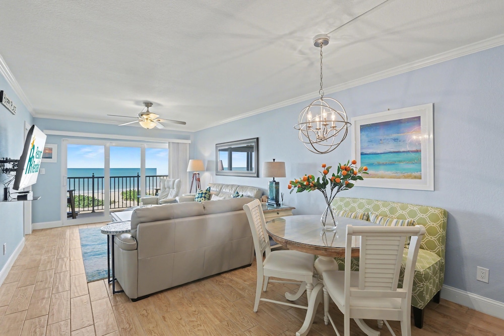 Land's End 9-402 Beach Front - Premier